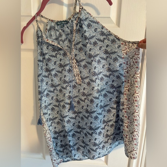 Beautiful flowy top - Picture 3 of 5